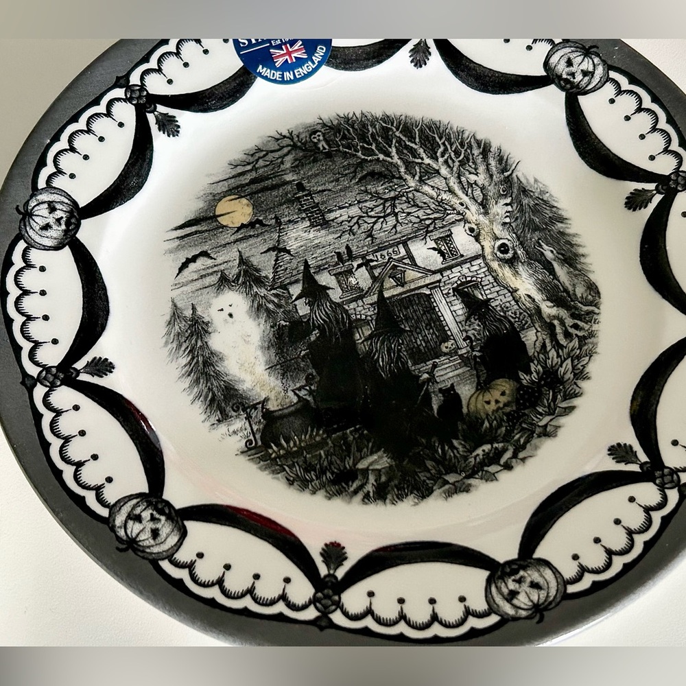 4 Royal Stafford Coven dinner/salad plates, Royal Stafford witch dinnerware NWT - Picture 4 of 6